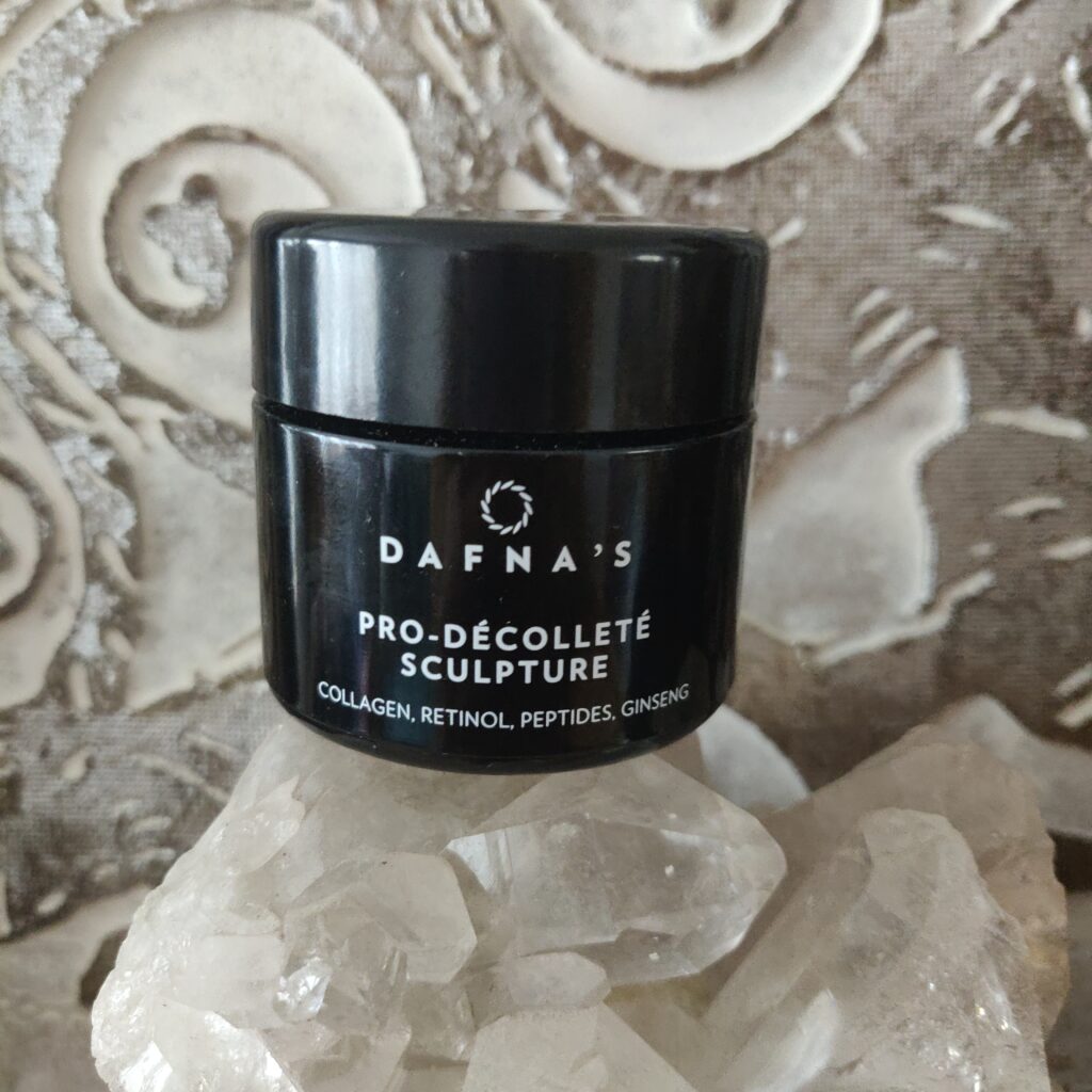 PRO DÉCOLLETÉ SCULPTURE- Rejuvenating cream review